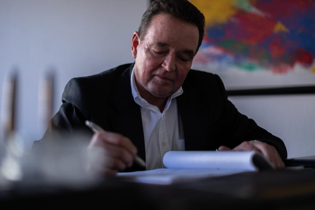 jürgen linnerz bei der arbeit
